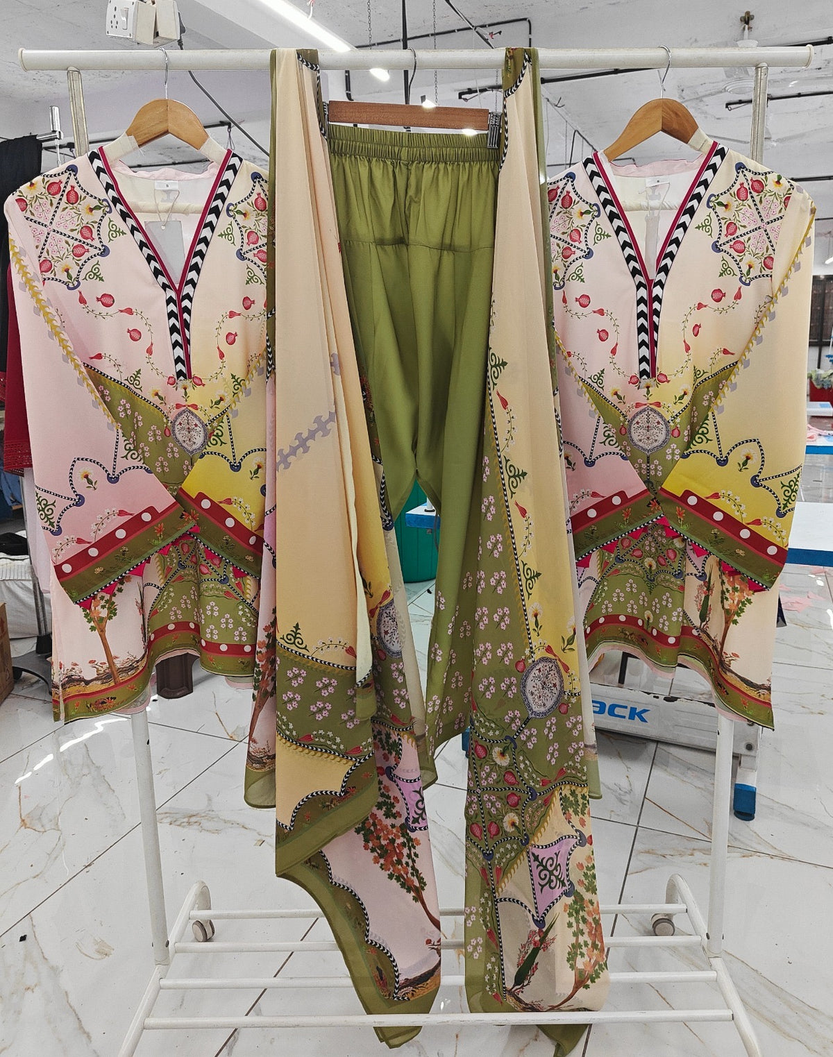Urmi coord (QCS6177)