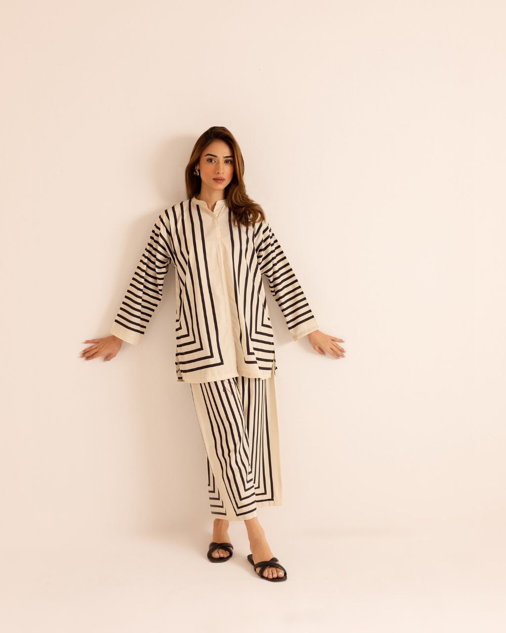 Illusion statement cream co-ord set (QC1028)