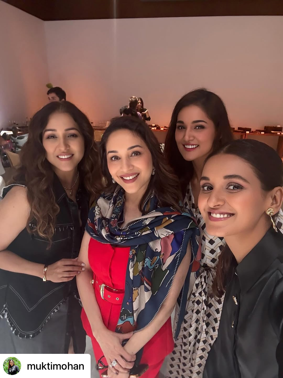 Valentina statement dress (QC5904)